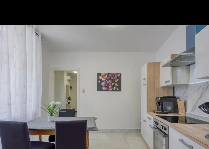 Bus Station * 普拉